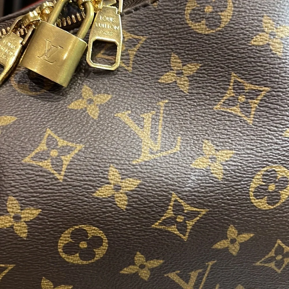 ❌SOLD❌Louis Vuitton Berri MM Bag - Picture 14 of 17